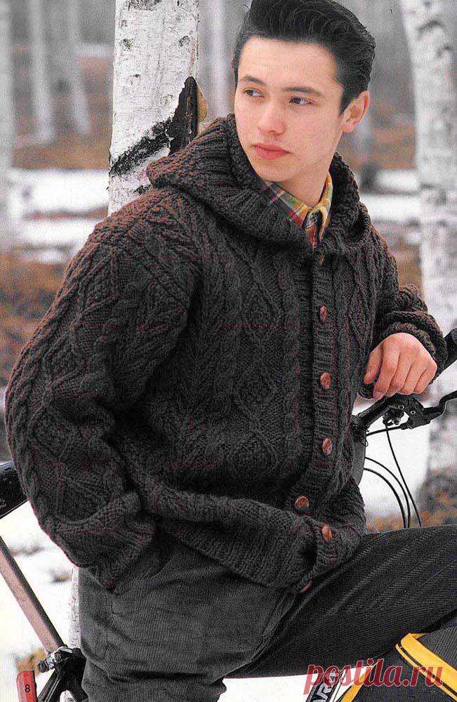 Мужской жакет с капюшоном.