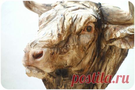 Символ 2021 года в работах мастеров резьбы по дереву | VZBRELO: блог о дереве | Яндекс Дзен