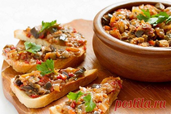 20 рецептов вкуснейшей икры из баклажанов У каждой хозяйки свой рецепт идеальной икры из баклажанов. Годами он оттачивался, совершенствовался и дополнялся. Мы предлагаем тебе 20 проверенных рецептов, по которым ты можешь приготовить эту вкусную закуску уже сегодня!