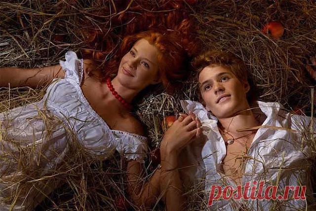 Увести бы тебя красивую;
да вот только не знаю как…
то ли ласкою, то ли силою,
толь обманом, иль просто так.

Затеряться бы в майском мареве,
просыпающихся лесов,
там, где птахи, летая парами,
носят в клювах березовый сок.

И в глуши, как в святой обители,
поселиться среди цветов,
чтобы нас только звезды видели,
да глаза старых, мудрых сов.

И в пахучей шмелиной замяти,
где застыла мгновений река,
я любил бы тебя без памяти,
без оглядки и без греха.
© Copyright: Николай См...