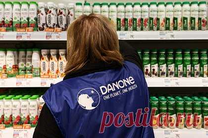 Продукты Danone собрались продавать под брендом «Вкусно. Полезно. По рукам». Из-за сложностей ухода с российского рынка французская компания Danone собирается хотя бы отказаться от использования мировых брендов. В качестве замены брендов «Активиа» и «Актимель» рассматривает варианты «Давай полегче» и «Вкусно. Полезно. По рукам». По данным Mash, ребрендинг произойдет в ближайшие месяцы.