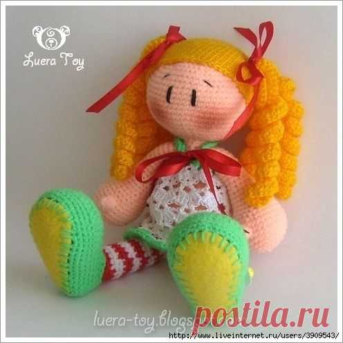 Куклёна в полосатых чулках(описание).
