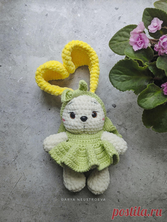 PDF Заюша из плюша крючком. FREE crochet pattern; Аmigurumi toy patterns. Амигуруми схемы и описания на русском. Вязаные игрушки и поделки своими руками #amimore - зайка из плюшевой пряжи, заяц, плюшевый зайчик, кролик, зайчонок в платье, крольчонок.