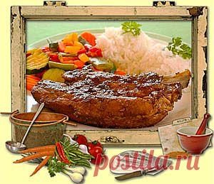 Свиной стейк на ребрах.