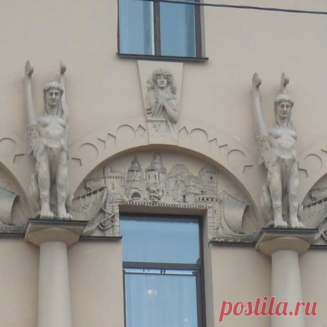 Фрагмент декора. Большая Пушкарская
#фасадыпитера #фасад #декорфасада #декордома #домапитера #модерн#петербургвдеталях #петроградскаясторона #спб #типичныйпитер #этопитердетка #архитектура #питерское #питерпитер #piter #modern #facade #decor #piter_everyday #spb#petrogradskydistrict #piterfoto #vscospb #saintpetersburg
