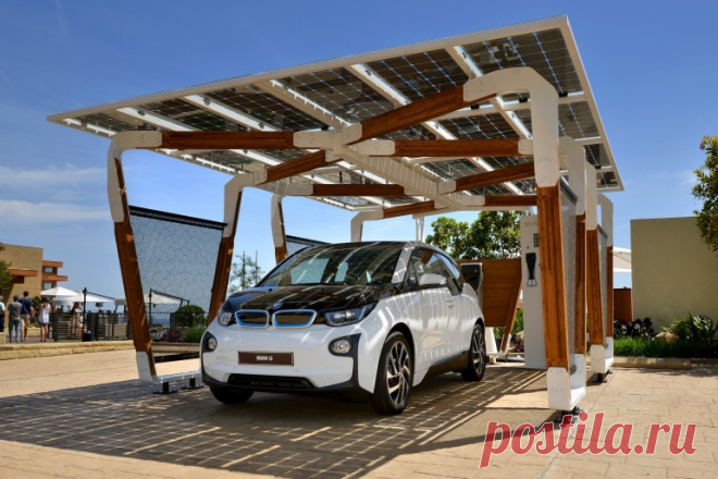 В BMW разработана концепция навеса с солнечными батареями для электромобилей
