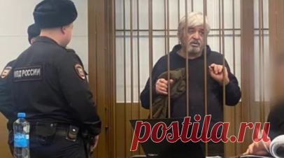 Росфинмониторинг включил главу узбекского землячества в список экстремистов. Главу узбекского землячества «Ватандош» Усмана Баратова включили в перечень террористов и экстремистов из-за его высказываний в адрес российских военных. Об этом сообщили в Росфинмониторинге. Читать далее