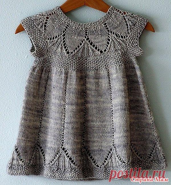 Вяжем платье с ажурным узором для маленькой девочки | Вяжем детям