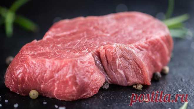 Названы вызывающие рак кишечника продукты Ученые из Оксфордского университета доказали, что даже умеренное потребление красного мяса, особенно переработанного, значительно повышает вероятность заболеть раком кишечника. Результаты их исследования опубликованы в журнале International Journal of Epidemiology.