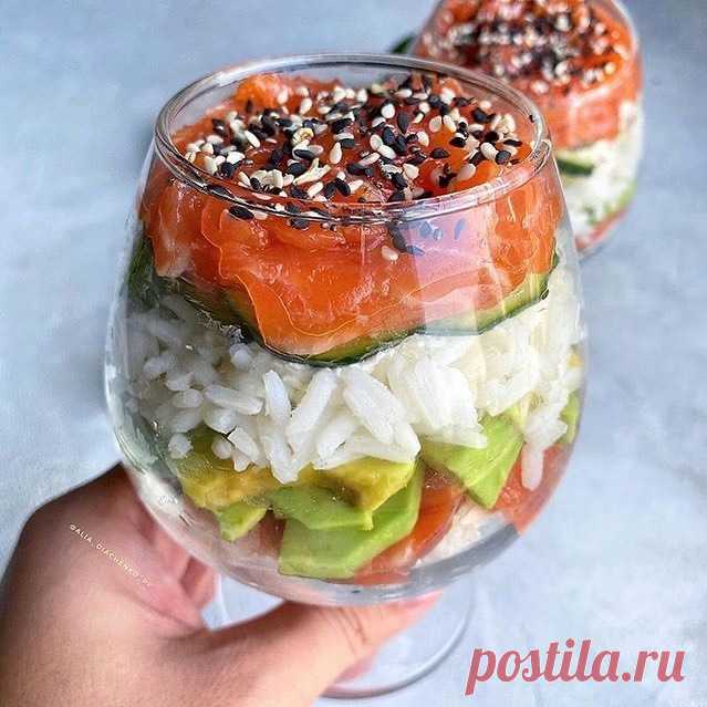 ППрецепты в Instagram: «СУШИ 🍣🥗 САЛАТ by  alia_diachenko_pp⁣ ⁣ КБЖУ на 100 грамм = 143,1/7,2/8,7/9,0⁣ ———⁣ Если будешь готовить,оставь любой смайл в…»