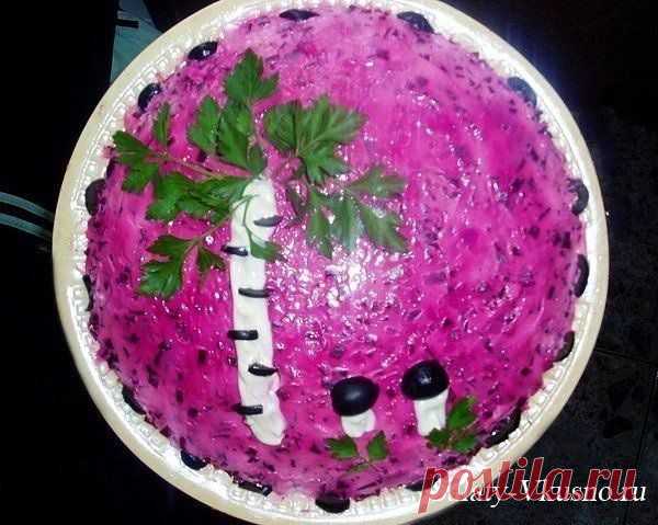 Вкусно приготовить салат сельдь под шубой.