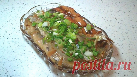 Самая быстрая разделка сельди без ножа / Fastest cutting herring without a knife Самая быстрая разделка селедки без ножа. Самый быстрый и удобный способ разобрать на филе сельдь, потратив минимум времени и сил. Fastest cutting without her...