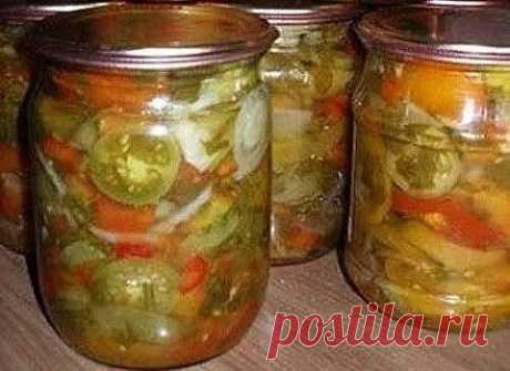 Зелёные помидоры закусочные.
Помидорки получаются очень вкусными, прекрасно подходят к картошечке и в качестве закуски.
Очень рекомендую попробовать, делать очень просто. Продукты берутся в произвольных количествах, в скобочках я приведу примерное количество используемых мной в этот раз.