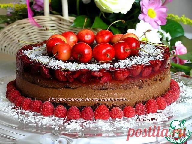 Шоколадный торт с ягодами. Представляю вашему вниманию шикарный летний постный торт, который я готовила на один из дней рождения дочери. В составе: шоколадный бисквит, шоколадный мусс, вишневое желе и свежие ягоды. Попробуйте!