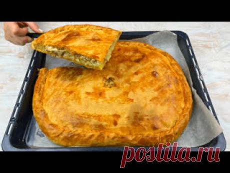 КУРНИК с КУРИЦЕЙ и КАРТОШКОЙ. Как приготовить вкусный курник. Ингредиенты для рецепта:500 гр. сметаны 25%250 гр. сливочного масла3-4 ст. лож. майонеза1 ч. лож. соли1/3 ч. лож. соды700 гр. мукиначинка:700 гр. куриного мяса200 гр. репчатого лука1 ч. лож. соли0.5 ч. лож. сушеного базиликачерный перец по вкусукартофельсл. масло1 желток + вода