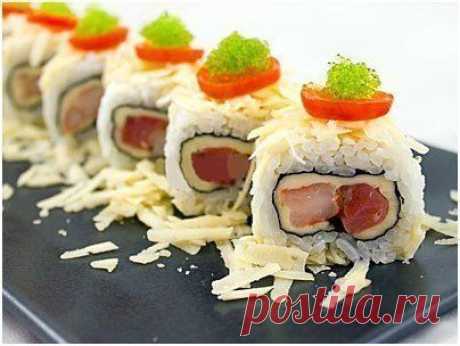 Роллы с семгой и креветками
