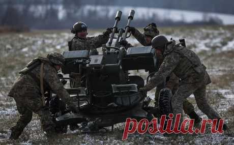 Все фракции в Раде выступили против выборов до конца конфликта на Украине. Меморандум против проведения парламентских и президентских выборов в военное время подписали лидеры крупнейших фракций Верховной рады. Документ подготовили, «чтобы не раскалывать страну и нацию», заявили в «Батькивщине»