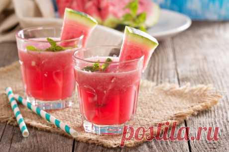 9 способов сделать питьевую воду вкуснее и полезнее