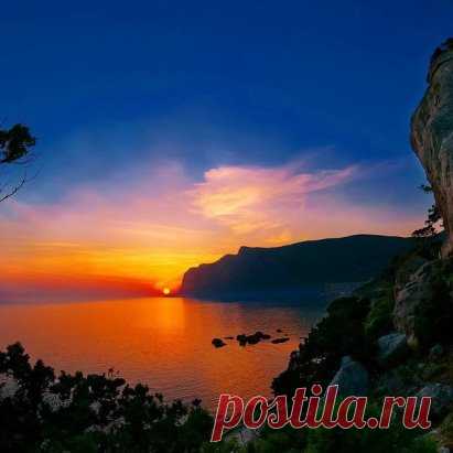 Закат у самой южной точке Крыма, мыс Сарыч