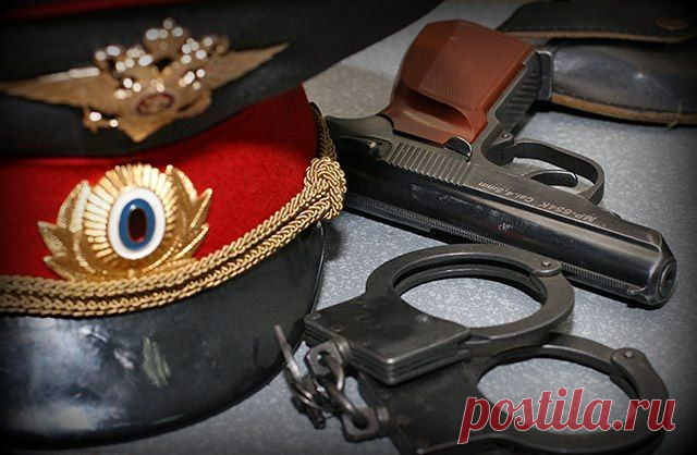 "Оборотни в погонах" за неполный год совершили не меньше 3,5 тысяч преступлений. ДЕЛА МИНУВШИЕ.
