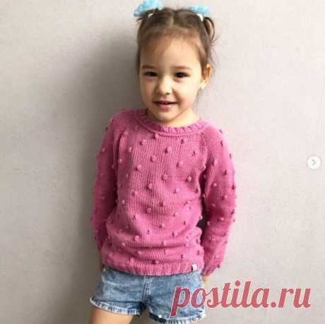 Как связать красивый пуловер для девочки спицами
