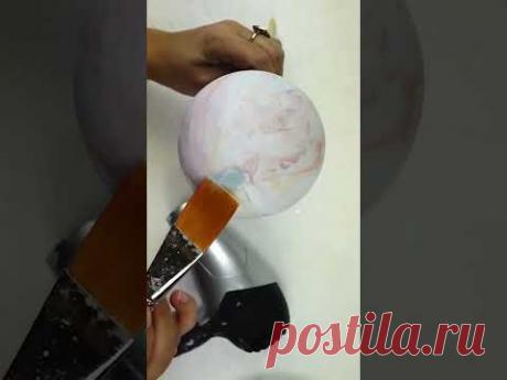 Мраморный шар: имитация каменной поверхности акриловыми красками #shorts #новогодниеукрашения