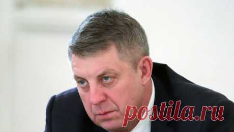 Губернатор Брянской области предложил не принимать в вузы без &quot;природного дара&quot;. У детей необходимо развивать природный дар к обучению, а при его отсутствии давать рабочие специальности. Об этом заявил губернатор Брянской области Александр Богомаз в интервью Regnum. &quot;Как у Емели: в одно ухо влетело, в другое ...