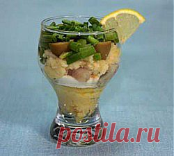 Салат с грибами и ананасами