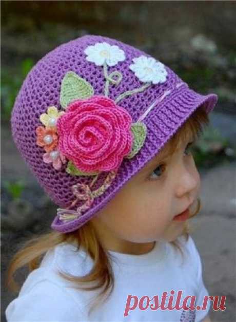Вязаные шапки для девочек (94 фото): для подростков (12-14 лет) с ушками и теплая шапка для новорожденной девочки