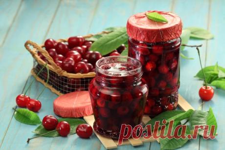 Вишня в собственном соку на зиму / Простые рецепты