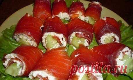 Рулетики из лосося со сливочным сыром - Простые рецепты Овкусе.ру