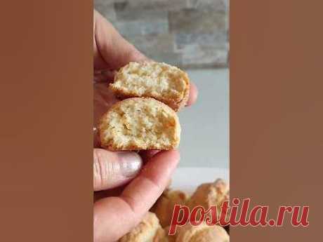 РЕЦЕПТ 400 гр муки щепотка соли 120 гр сахара10 гр разрыхлителя цедра лимона 120 мл растительного масла 150 мл молока Всем удачной выпечки.