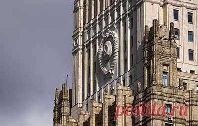 МИД РФ подтвердил закрытие генконсульства Польши в Калининграде 29 августа. Это "стало ответной мерой на очередное сокращение под надуманным предлогом российского дипломатического присутствия" в республике, подчеркнул директор Консульского департамента Алексей Климов