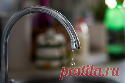 Жалующимся на грязную воду россиянам посоветовали перечитать «Маугли». Министр ЖКХ в Свердловской области Николай Смирнов в ответ на жалобы жителей на грязную воду из-под крана посоветовал перечитать книгу про Маугли. Произведение Киплинга показывает пример сплоченности на фоне бедствия, написал чиновник в соцсети, пояснив, что причина грязной воды лежит в природном бедствии.