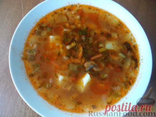 Рецепт: Грибной суп с картофелем и солеными огурцами на RussianFood.com