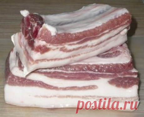 Рецепт вкусного сала
Ингредиенты:
-стакан соли, 
-полстакана сахара, 
-3-4 лавровых листа, 
-перец горошком, 
-гвоздика 
-немного семян горчицы
-грудинка
-чеснок
Приготовление:
Итак берем стакан соли, полстакана сахара, 3-4 лавровых листа, перец горошком, гвоздика и немного семян горчицы… 
заливаем литром воды и кипятим. хорошо размешав соль и сахар. как закипело снимаем с плиты и даем остыть… 
берем грудинку кому какая нравится пожирнее или попостнее… 
срезаем ребра и делаем 2-3 разреза до ш