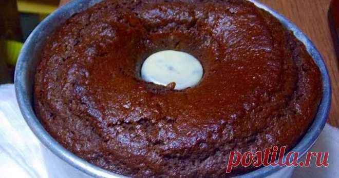 Bolo de Chocolate este bolo é uma verdadeira perdição    Ingredientes: Massa 1 chávena de chá de leite morno  3 ovos  4 colheres de sopa de margarina derretida 2 chávenas de chá de açúcar  1 chá...