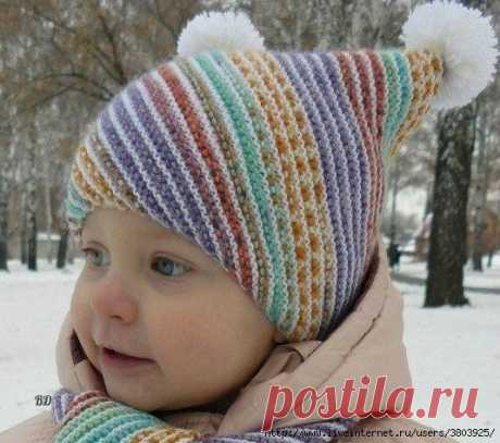 Детская шапка интересным диагональным узорчиком спицами!
