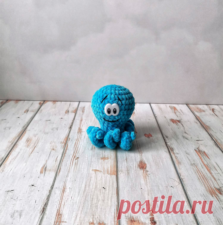 PDF Осьминог Вилли крючком. FREE crochet pattern; Аmigurumi toy patterns. Амигуруми схемы и описания на русском. Вязаные игрушки и поделки своими руками #amimore - плюшевый осьминог, маленькая осьминожка из плюшевой пряжи, осминог.
