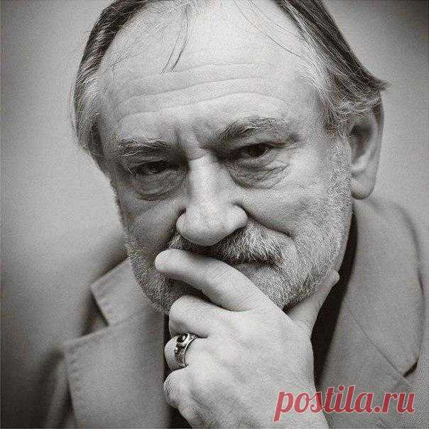 Любите женщину всегда — она одна всему причина! Ведь без нее ты лишь МУЖИК... и только рядом с ней - МУЖЧИНА! 

Богдан Ступка