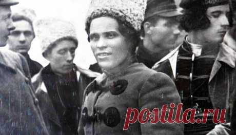 Гуляйполе: как жилось в вольной республике батьки Махно Нестор Махно – культовая фигура Гражданской войны. По популярности его можно сравнить разве что с Чапаевым. Но если культ Чапаева насаждался советской кинематографией и литературой, то Махно всячески старались изобразить исчадием ада...