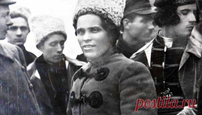 Гуляйполе: как жилось в вольной республике батьки Махно Нестор Махно – культовая фигура Гражданской войны. По популярности его можно сравнить разве что с Чапаевым. Но если культ Чапаева насаждался советской кинематографией и литературой, то Махно всячески старались изобразить исчадием ада...