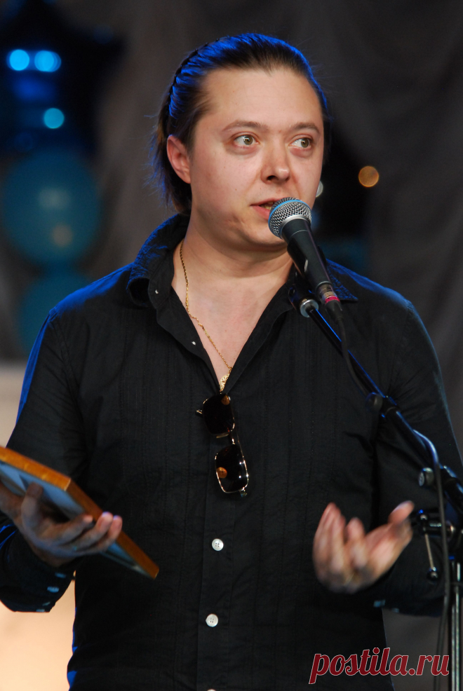 «Иван Бурляев» 2 335 песен слушать онлайн или скачать mp3 + биография + 110 видео-роликов: Российский композитор, пианист, арт-директор двух международных фестивалей – кино- и театрального "Золотого Витязя",музыка к спектаклям и фильмам;  «Мы из будущего»  (Художественный. Реж. А.Малюков. Телеканал «Россия») (номинация на премию «Золотой орёл» за лучшую музыку к фильму и др.