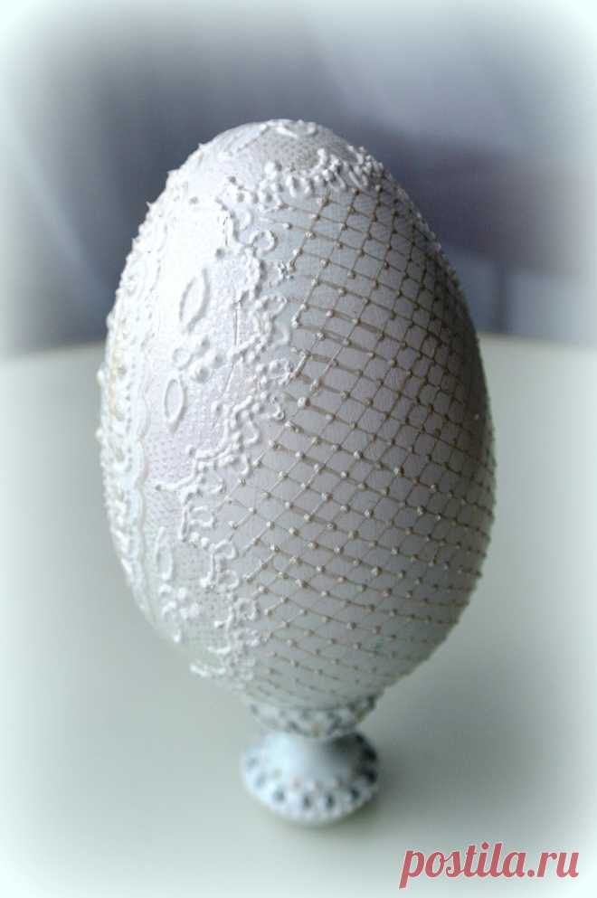 Пасхальное яйцо. Имитация вышивки и кружева
(в частной коллекции)