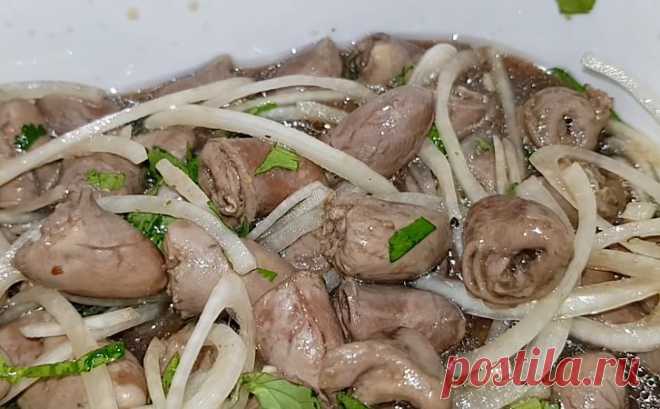 Маринуем куриные сердечки. Получается сочнее грибов и нежнее вырезки. БОМБИЧЕСКАЯ ХОЛОДНАЯ ЗАКУСКА
https://www.youtube.com/watch?v=6S2KslHepkE