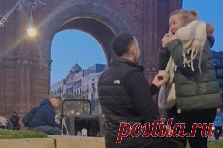 Турист решил снять на видео предложение руки и сердца в Европе и чуть не лишился телефона
