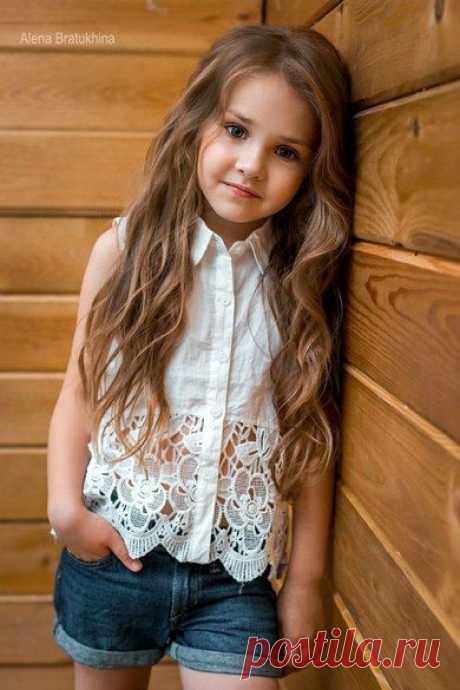 Umm pretty sure this shirt is on a kid but I want it for ME lol. Lacy button up top | Bryn