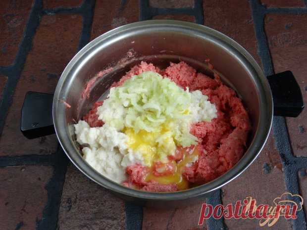 Vpuzo.ru - Cайт о вкусной и здоровой пище! > Индюшиные котлеты с зеленым яблоком