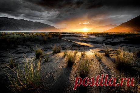 500px / [HDR] Light of the Earth IV by Banan Tarr