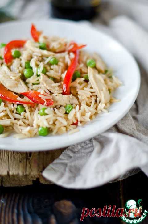 Жаренный рис с курицей по-Китайски.